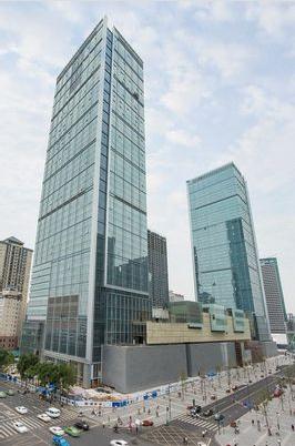 成都国际金融中心电动挡烟垂壁工程竣工验收