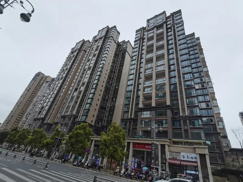 绵阳三江国际丽城阅世集活动式柔性电动挡烟垂壁按时交付