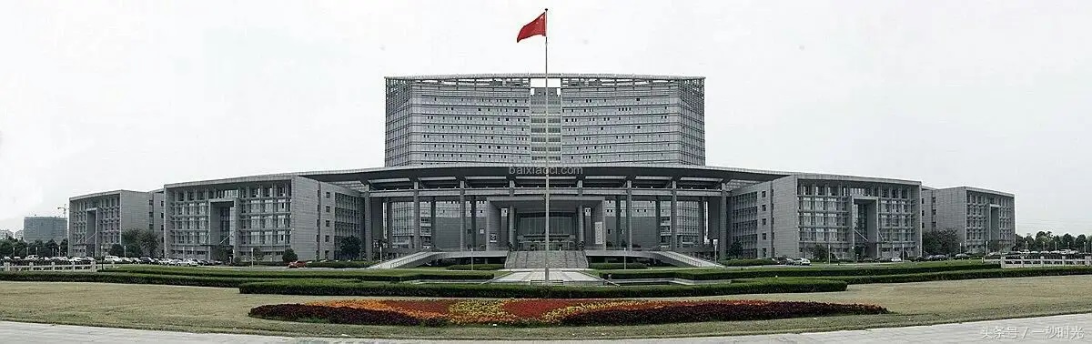 成都市政府办公大楼19套活动式柔性电动挡烟垂壁按时交付